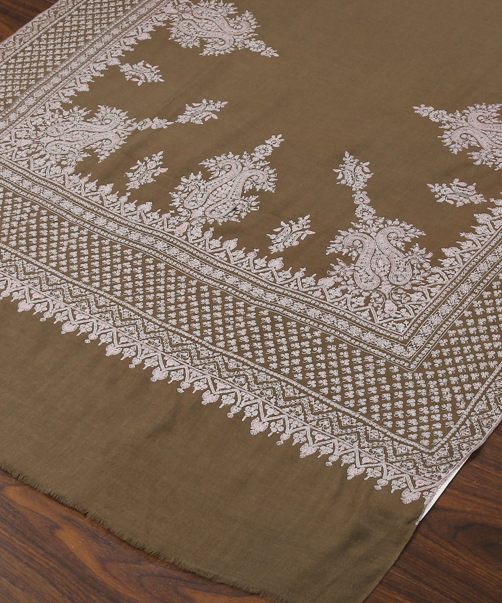 Handwoven_Toosh_Pure_Pashmina_Shawl_With_Heavy_Soznikari_Work_WeaverStory_03