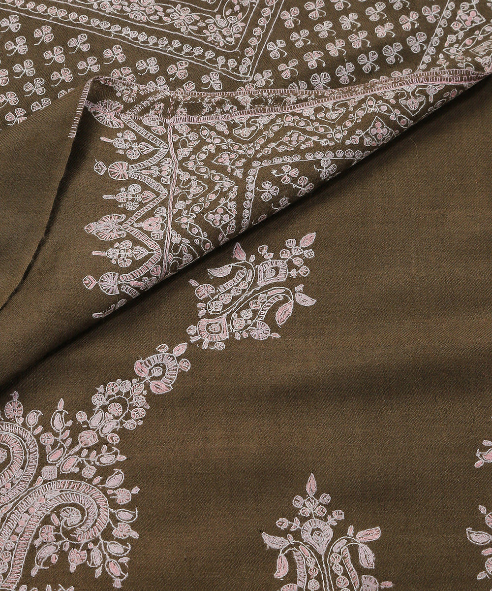 Handwoven_Toosh_Pure_Pashmina_Shawl_With_Heavy_Soznikari_Work_WeaverStory_04