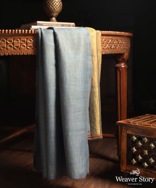 Handwoven_Pastel_Grey_Double_Shade_Pure_Pashmina_Tilla_Shawl_WeaverStory_01