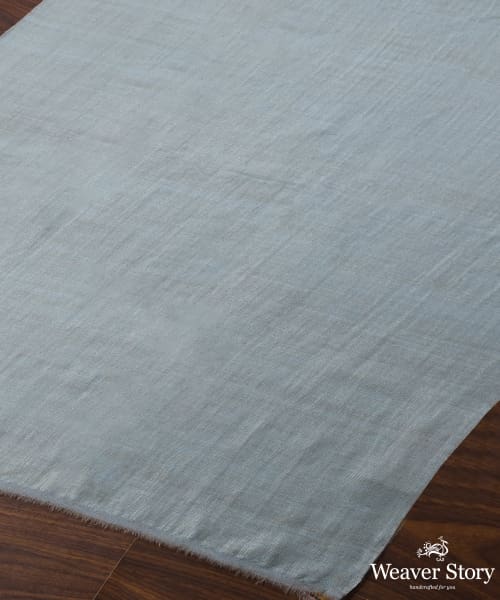 Handwoven_Pastel_Grey_Double_Shade_Pure_Pashmina_Tilla_Shawl_WeaverStory_03