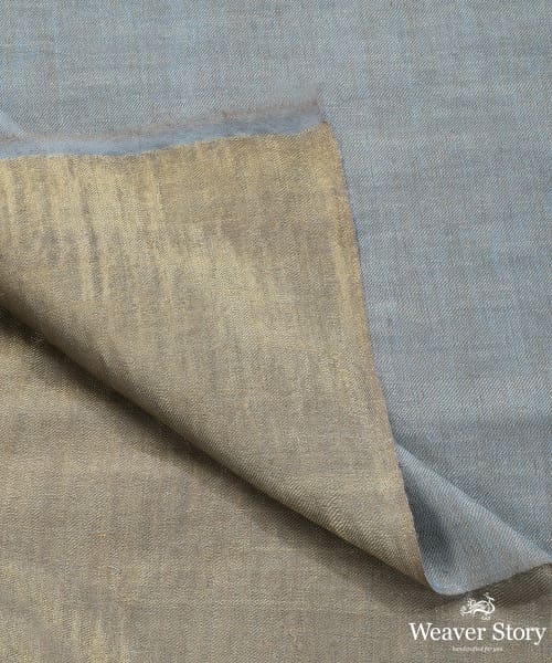 Handwoven_Pastel_Grey_Double_Shade_Pure_Pashmina_Tilla_Shawl_WeaverStory_04