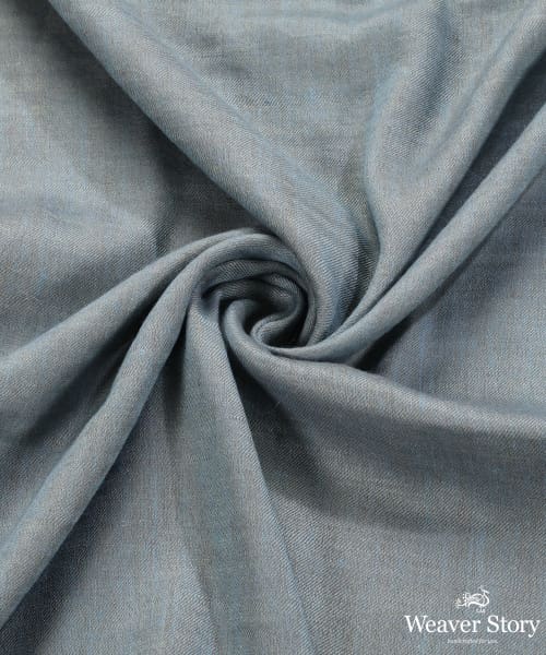 Handwoven_Pastel_Grey_Double_Shade_Pure_Pashmina_Tilla_Shawl_WeaverStory_06