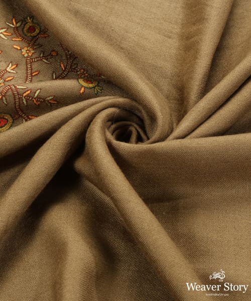 Handwoven_Heena_Green_Pure_Pashmina_Stole_With_Pomegranate_Paper_Mache_Work_WeaverStory_04