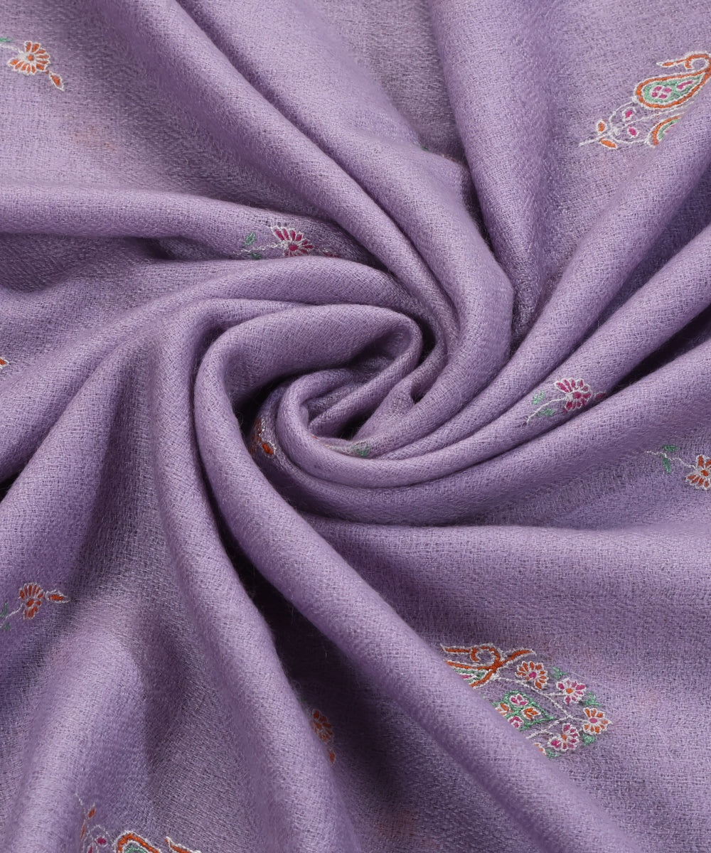Lavender_Handwoven_Pure_Pashmina_Stole_With_Soznikari_All_Over_Booti_WeaverStory_05