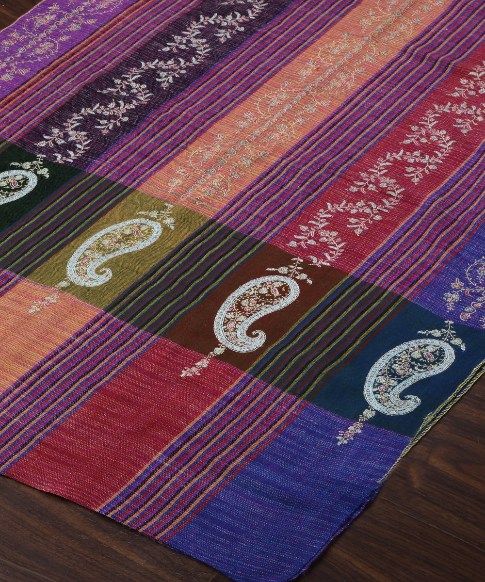 Handwoven_Purple_And_Black_Pure_Pashmina_Stole_With_Soznikari_Jaal_Check_WeaverStory_03