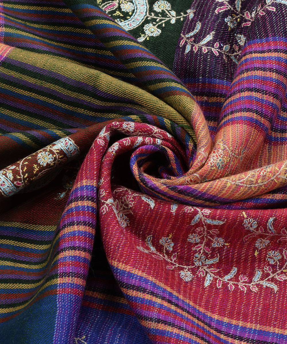 Handwoven_Purple_And_Black_Pure_Pashmina_Stole_With_Soznikari_Jaal_Check_WeaverStory_05