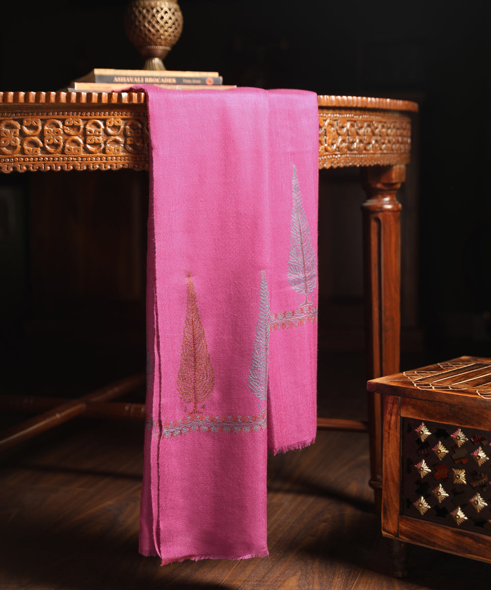 Magenta_Handwoven_Pure_Pashmina_Stole_With_Soznikari_Work_WeaverStory_01