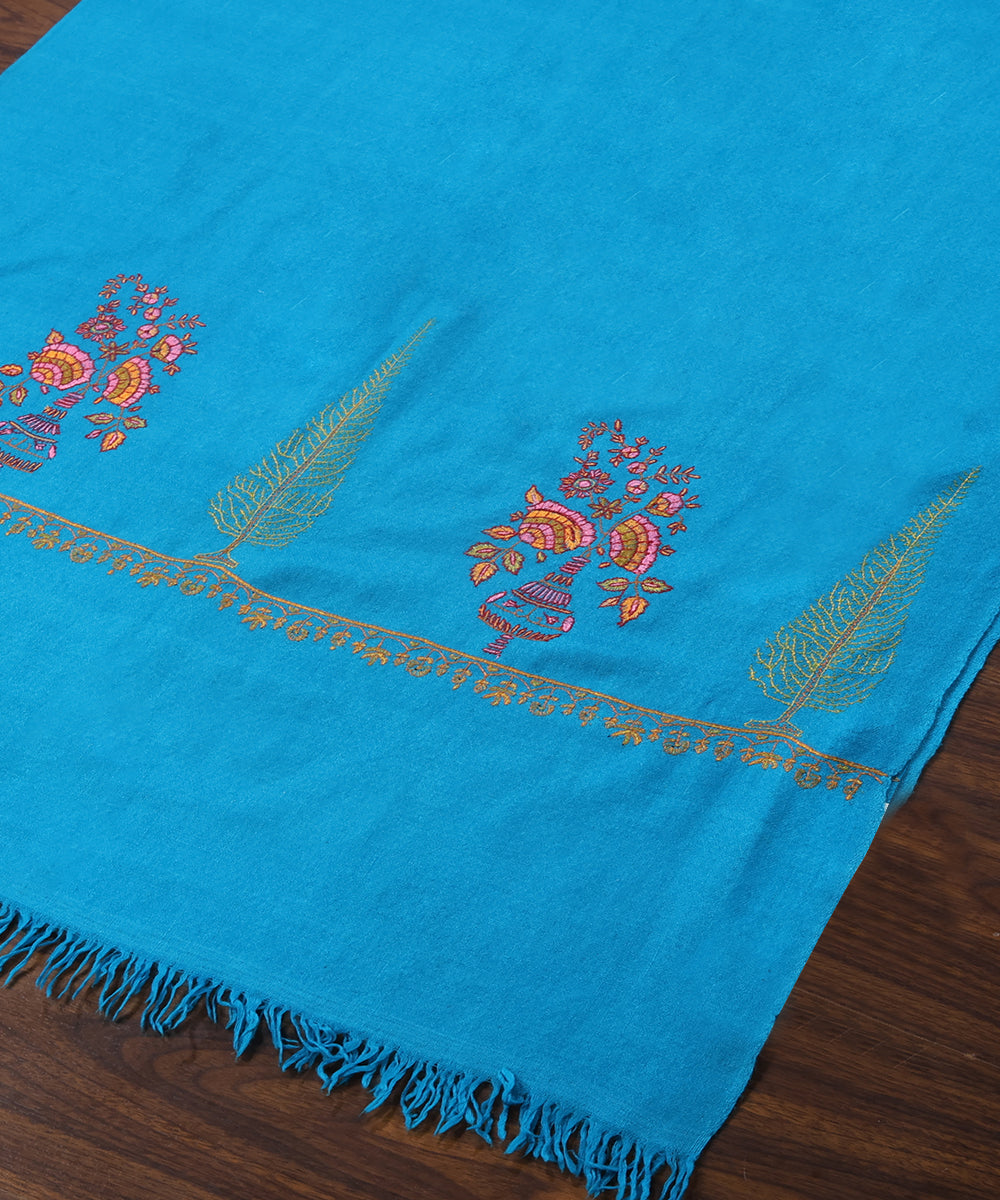 Handwoven_Firoji_Pure_Pashmina_Stole_With_Paper_Mache_Work_WeaverStory_03