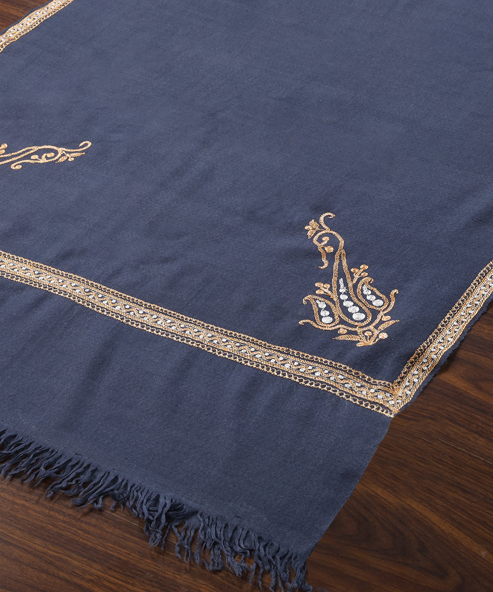 Navy_Blue_Handwoven_Pure_Pashmina_Stole_With_Tilla_Koniya_Design_WeaverStory_03