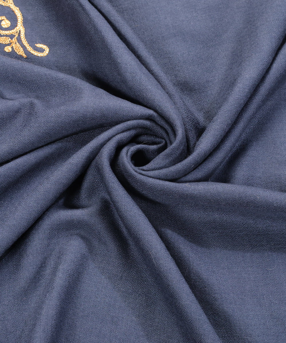 Navy_Blue_Handwoven_Pure_Pashmina_Stole_With_Tilla_Koniya_Design_WeaverStory_05
