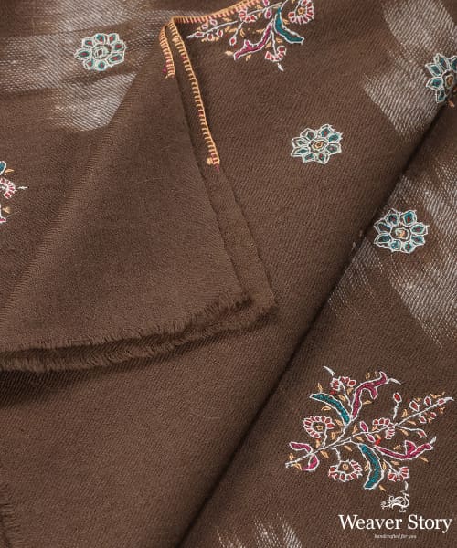 Handwoven_Khakhi_Pure_Pashmina_Stole_With_Ikat_Design_WeaverStory_04
