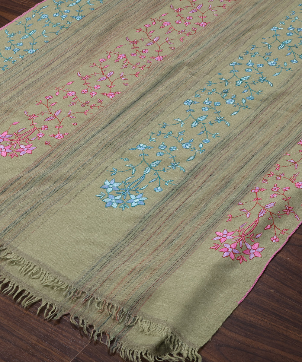 Green_Handwoven_Pure_Pashmina_Stole_With_Paper_Mache_Work_WeaverStory_02