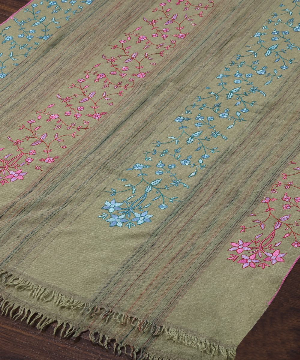 Green_Handwoven_Pure_Pashmina_Stole_With_Paper_Mache_Work_WeaverStory_03