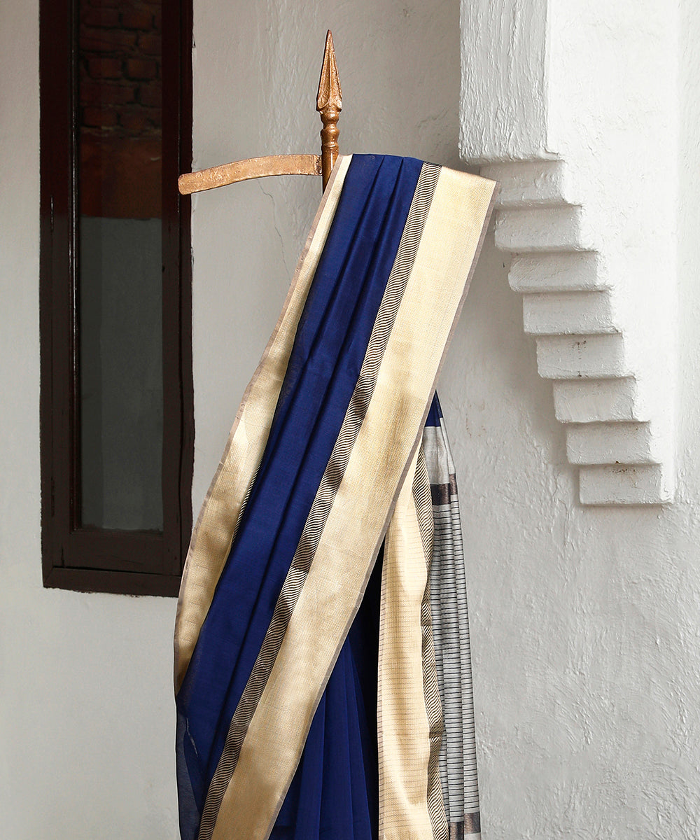 Blue_Handloom_Pure_Cotton_Silk_Maheshwari_Saree_With_Grey_Palla_And_Gold_Zari_And_Resham_Border_WeaverStory_02