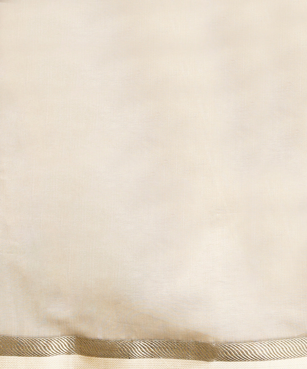 Blue_Handloom_Pure_Cotton_Silk_Maheshwari_Saree_With_Grey_Palla_And_Gold_Zari_And_Resham_Border_WeaverStory_05