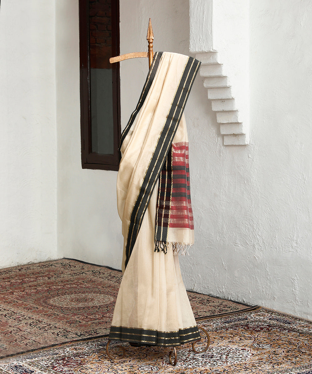 Beige_And_Maroon_Handloom_Pure_Cotton_Silk_Maheshwari_Saree_With_Stripes_And_Black_Resham_Border_WeaverStory_01
