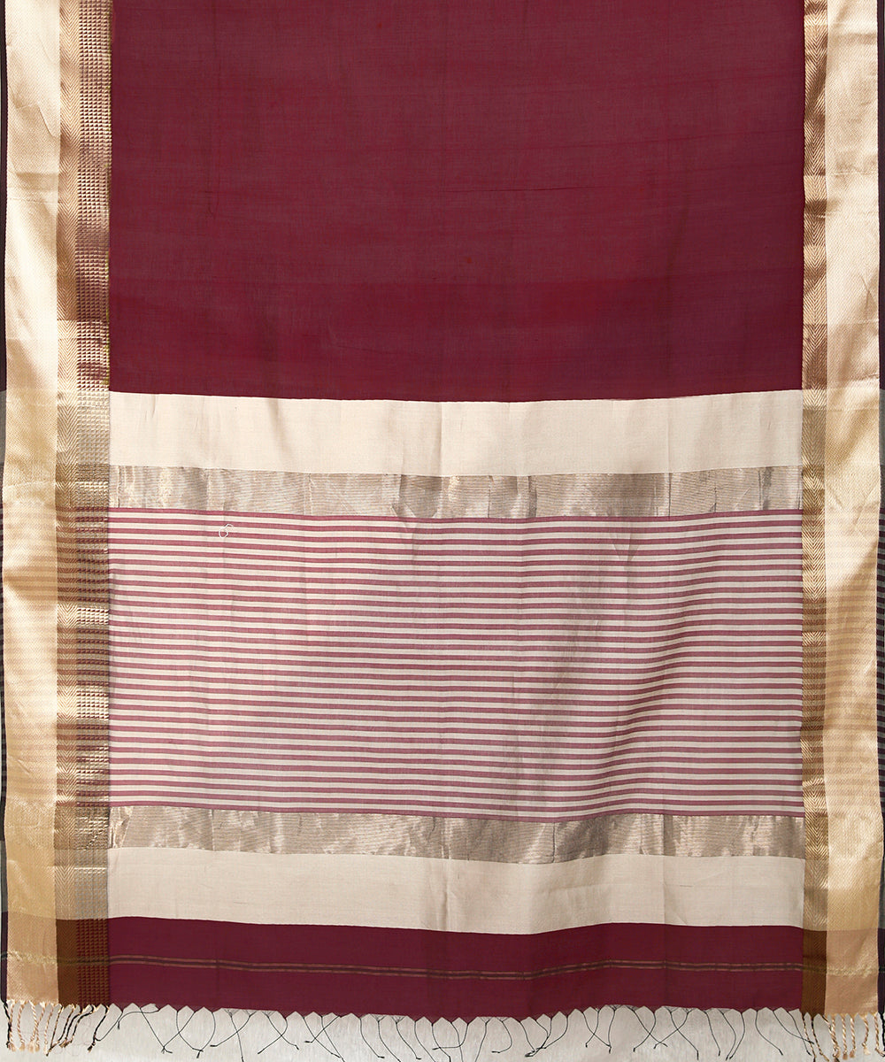 Handloom_Wine_And_Black_Pure_Cotton_Silk_Maheshwari_Saree_With_Grey_Palla_And_Zari_Resham_Border_WeaverStory_04