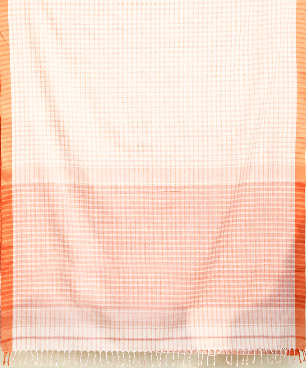 Beige_And_Rust_Handloom_Checks_Pure_Cotton_Maheshwari_Saree_With_Rust_Border_WeaverStory_04