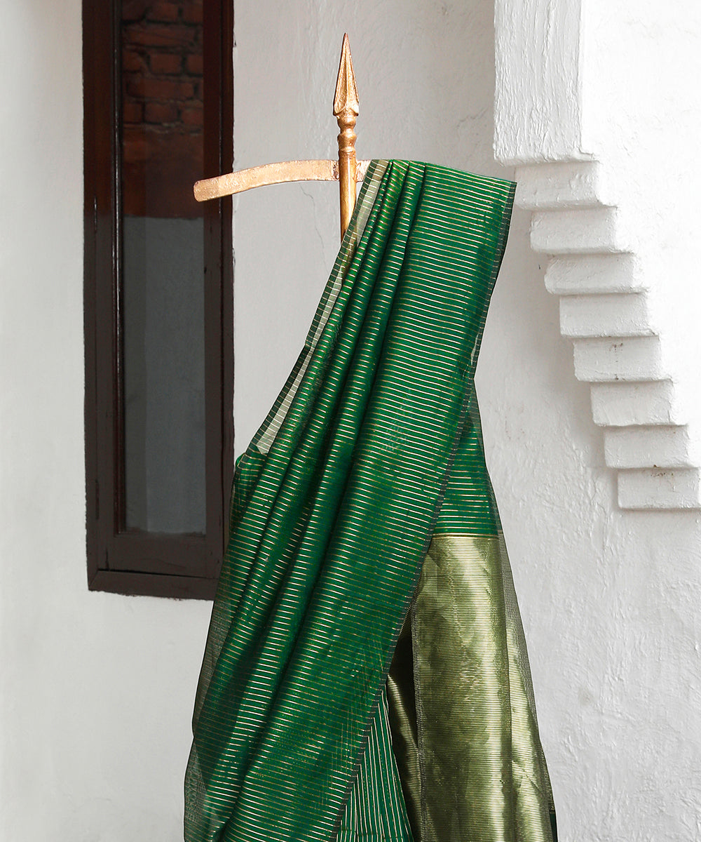 Green_Handloom_Pure_Cotton_Maheshwari_Saree_With_Zari_Stripes_WeaverStory_02