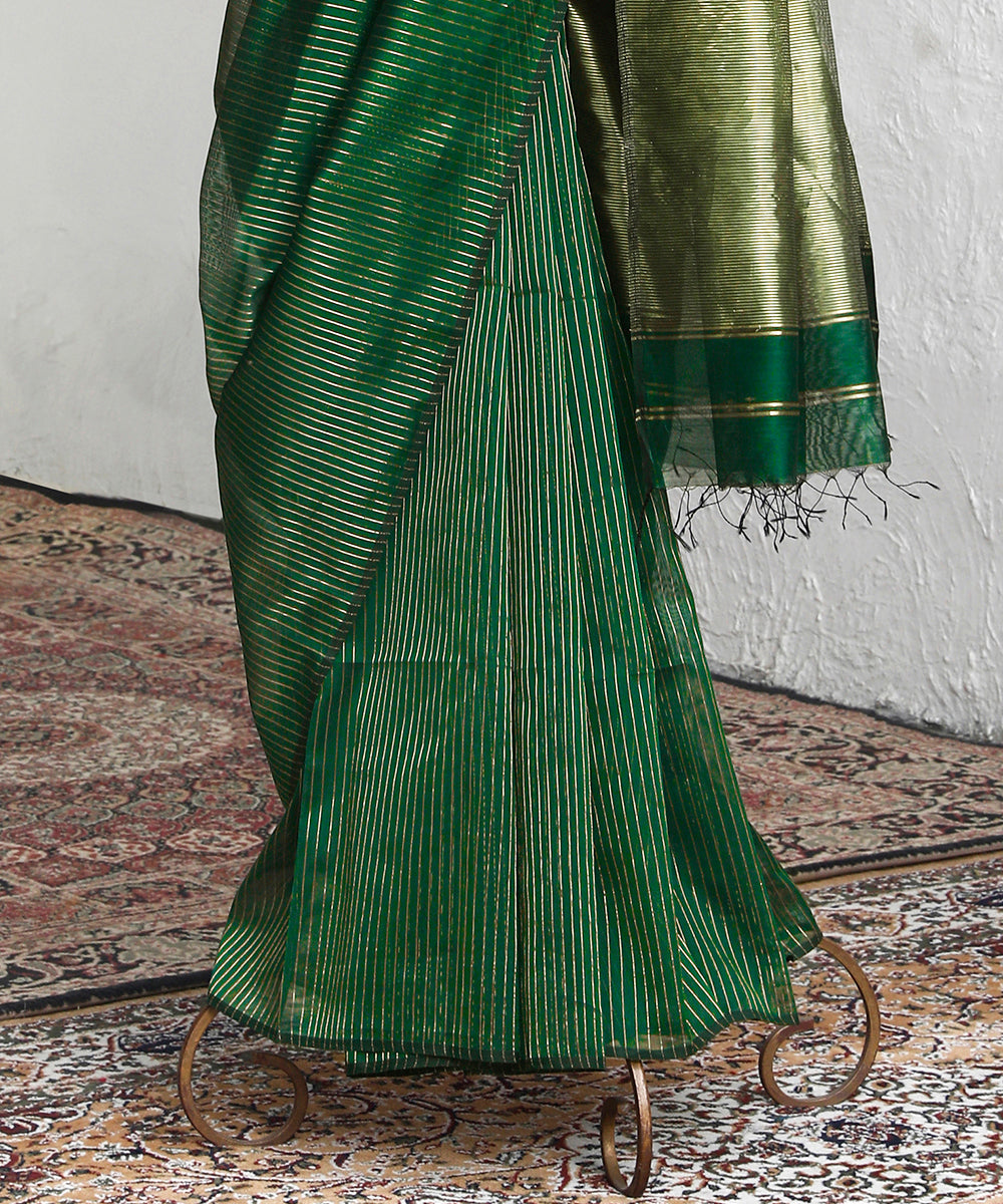 Green_Handloom_Pure_Cotton_Maheshwari_Saree_With_Zari_Stripes_WeaverStory_03