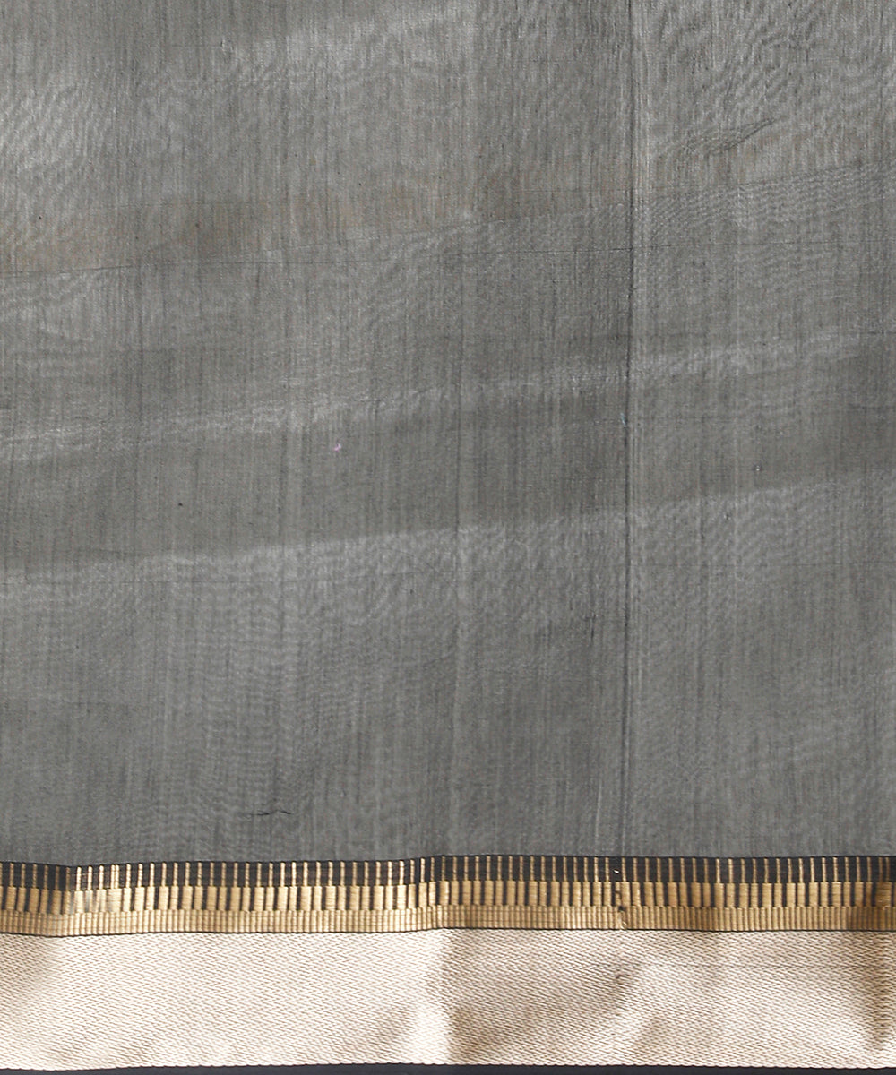 Handloom_Beige_And_Black_Pure_Cotton_Maheshwari_Saree_With_Beige_And_Gold_Resham_Palla_WeaverStory_05