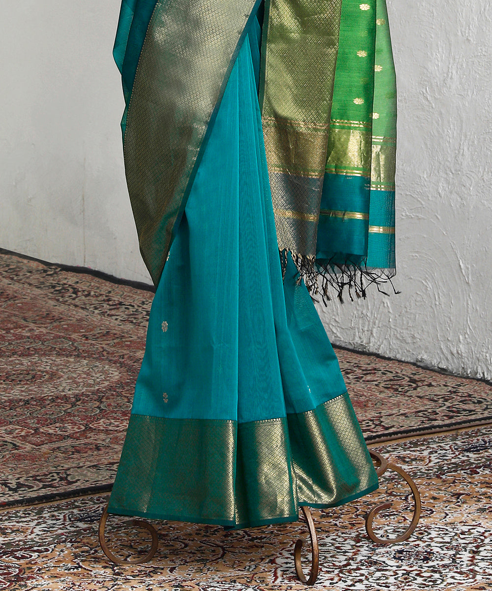 Teal_And_Green_Handloom_Pure_Cotton_Silk_Maheshwari_Saree_With_Gold_Zari_Booti_WeaverStory_02