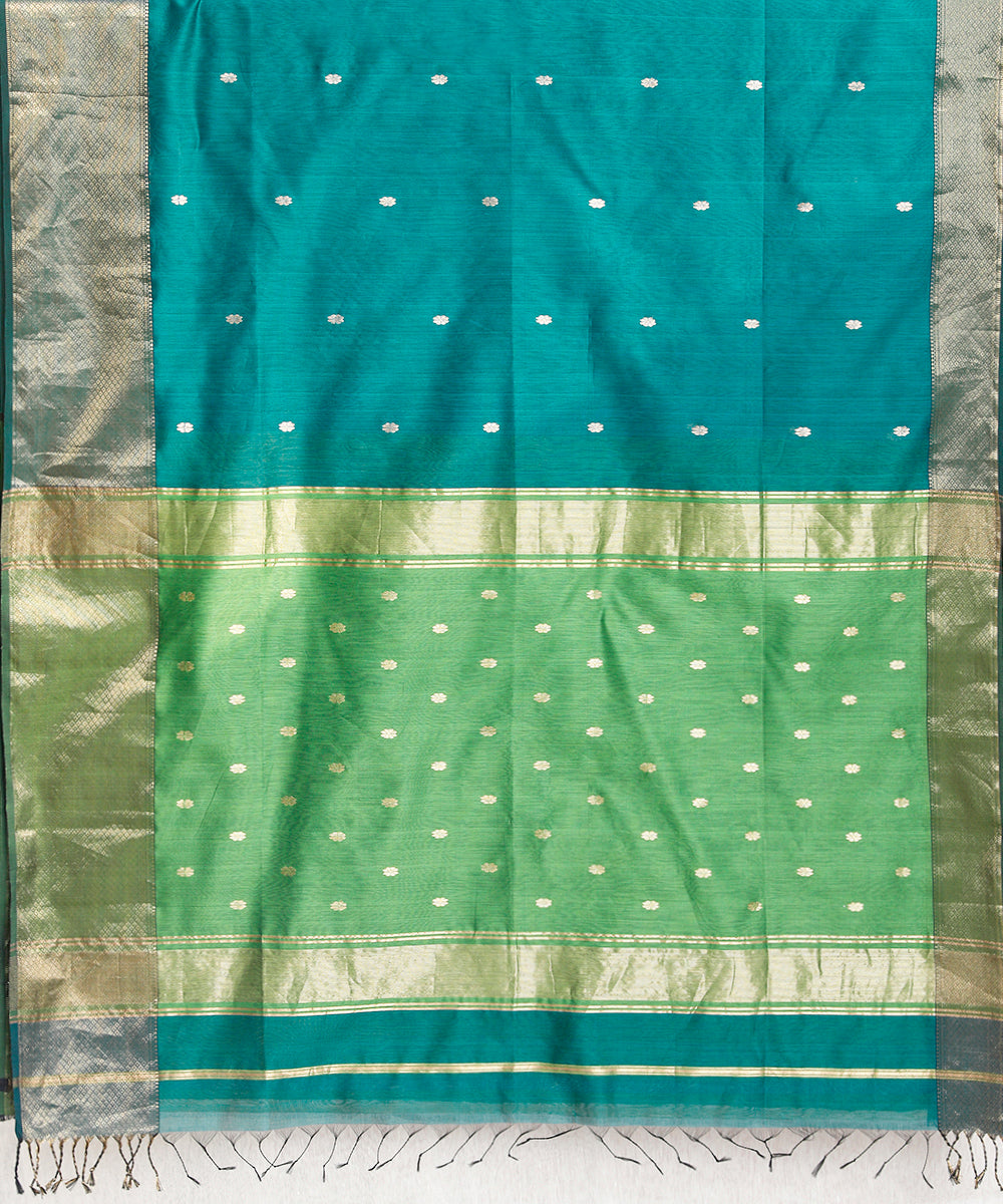 Teal_And_Green_Handloom_Pure_Cotton_Silk_Maheshwari_Saree_With_Gold_Zari_Booti_WeaverStory_03