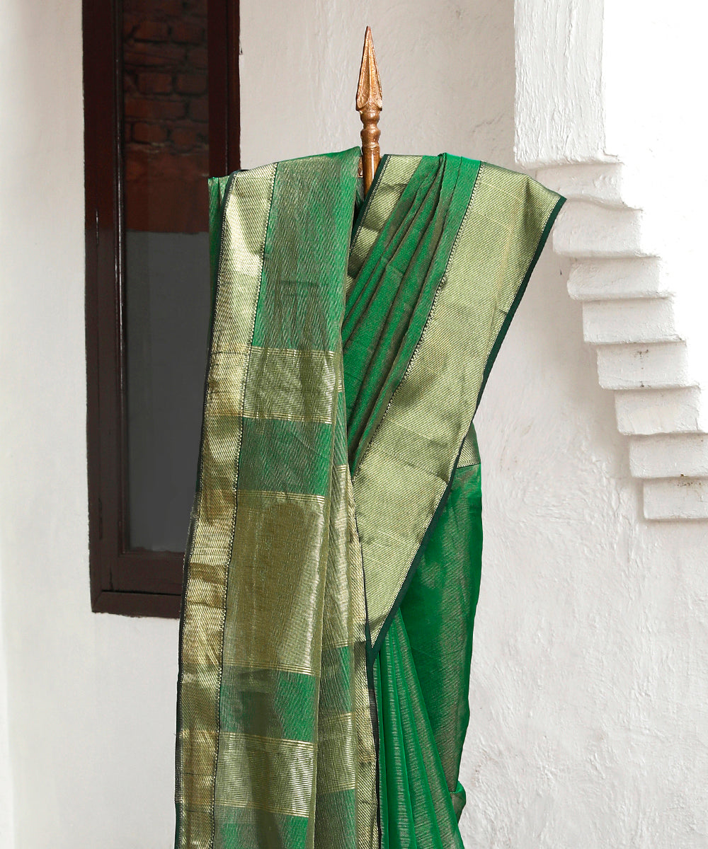 Handloom_Green_And_Gold_Pure_Tissue_Silk_Maheshwari_Saree_WeaverStory_02