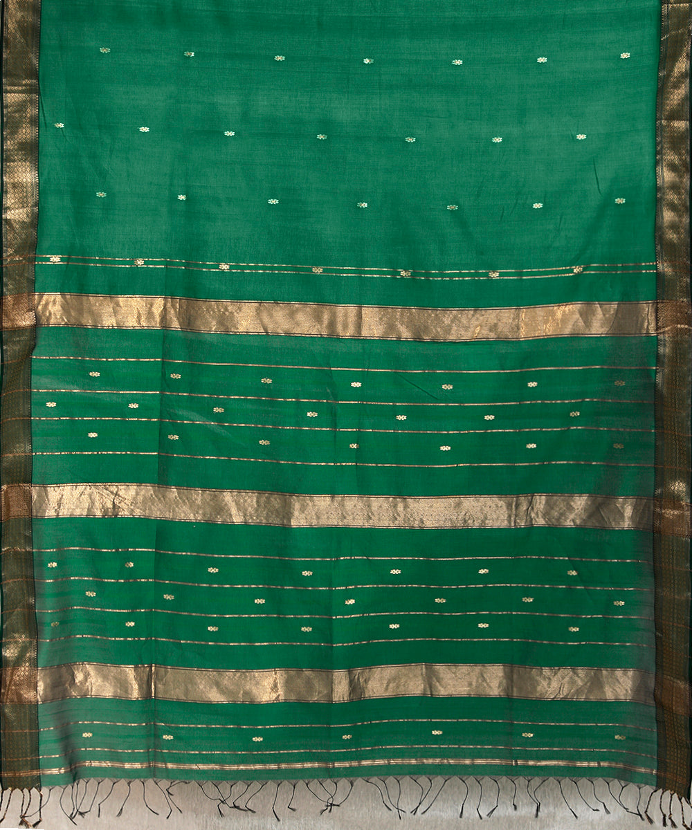 Dark_Green_Handloom_Pure_Cotton_Maheshwari_Saree_With_Gold_Zari_Border_WeaverStory_04