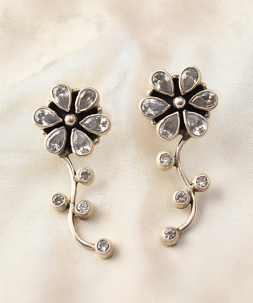 Ohit_Handcrafted_Pure_Silver_Earrings_With_Flower_Motifs_WeaverStory_01