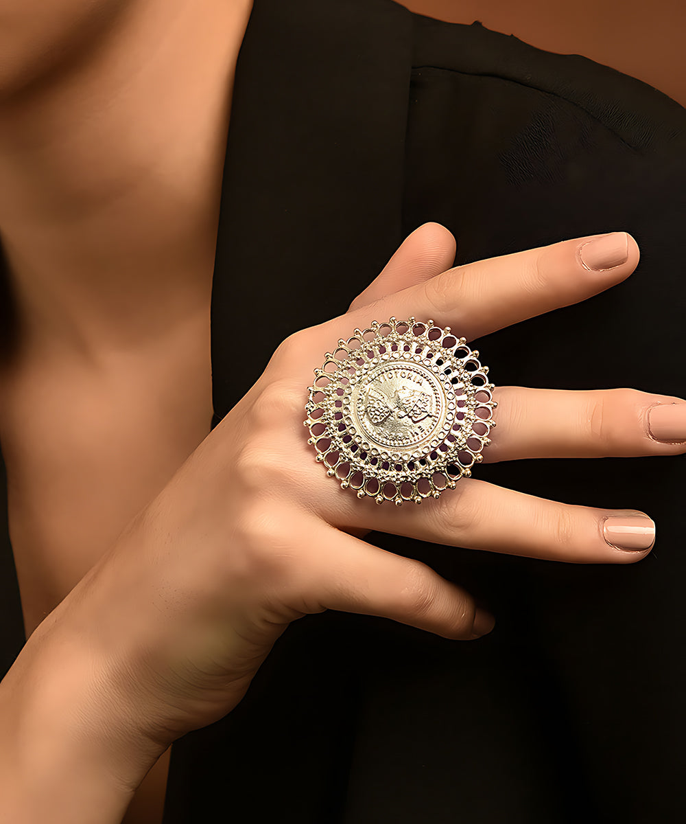 Dareen_Handcrafted_Pure_Silver_Ring_WeaverStory_02