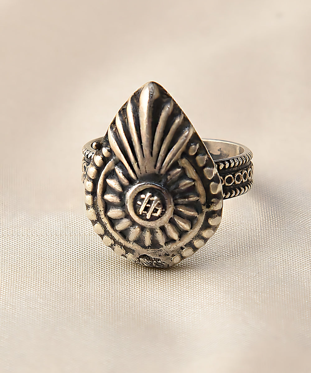 Reem_Handcrafted_Pure_Silver_Ring_WeaverStory_01