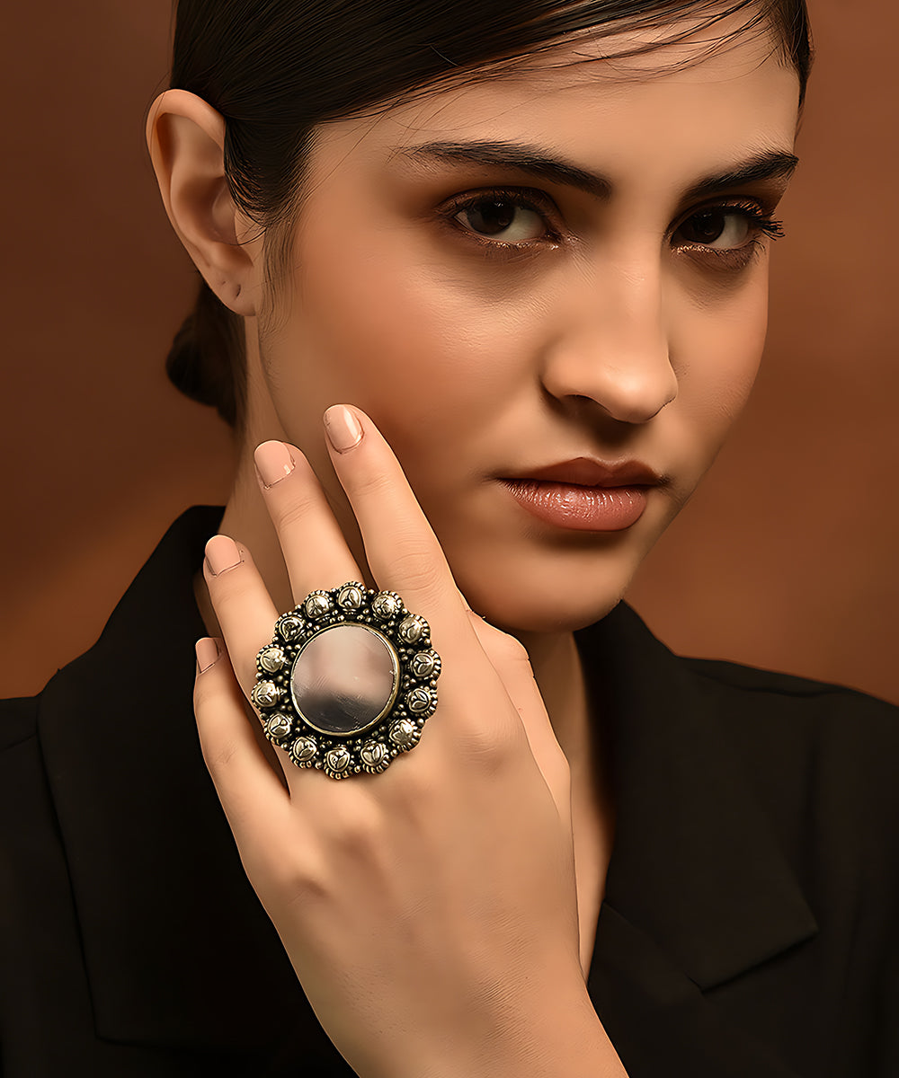 Dani_Handcrafted_Pure_Silver_Ring_WeaverStory_02