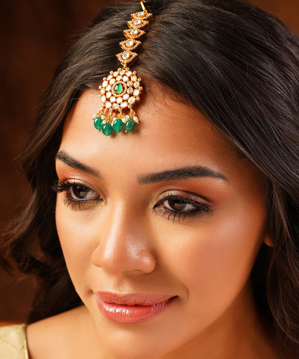 Radhav_Handcrafted_Pure_Silver_Maangtika_With_Kundan_And_Moissanite_Polki_WeaverStory_01