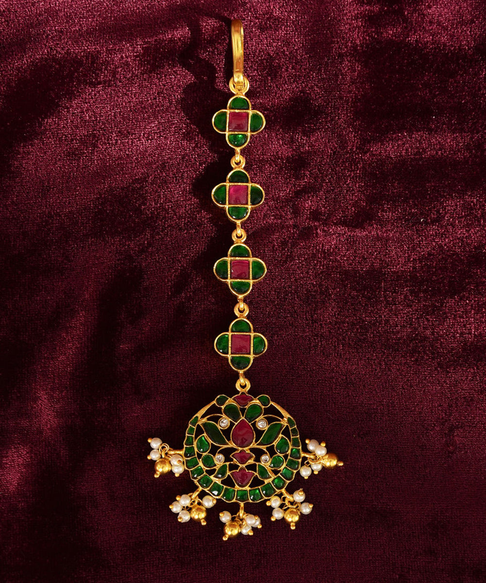 Shanay_Handcrafted_Pure_Silver_Maangtika_With_Kundan_WeaverStory_02