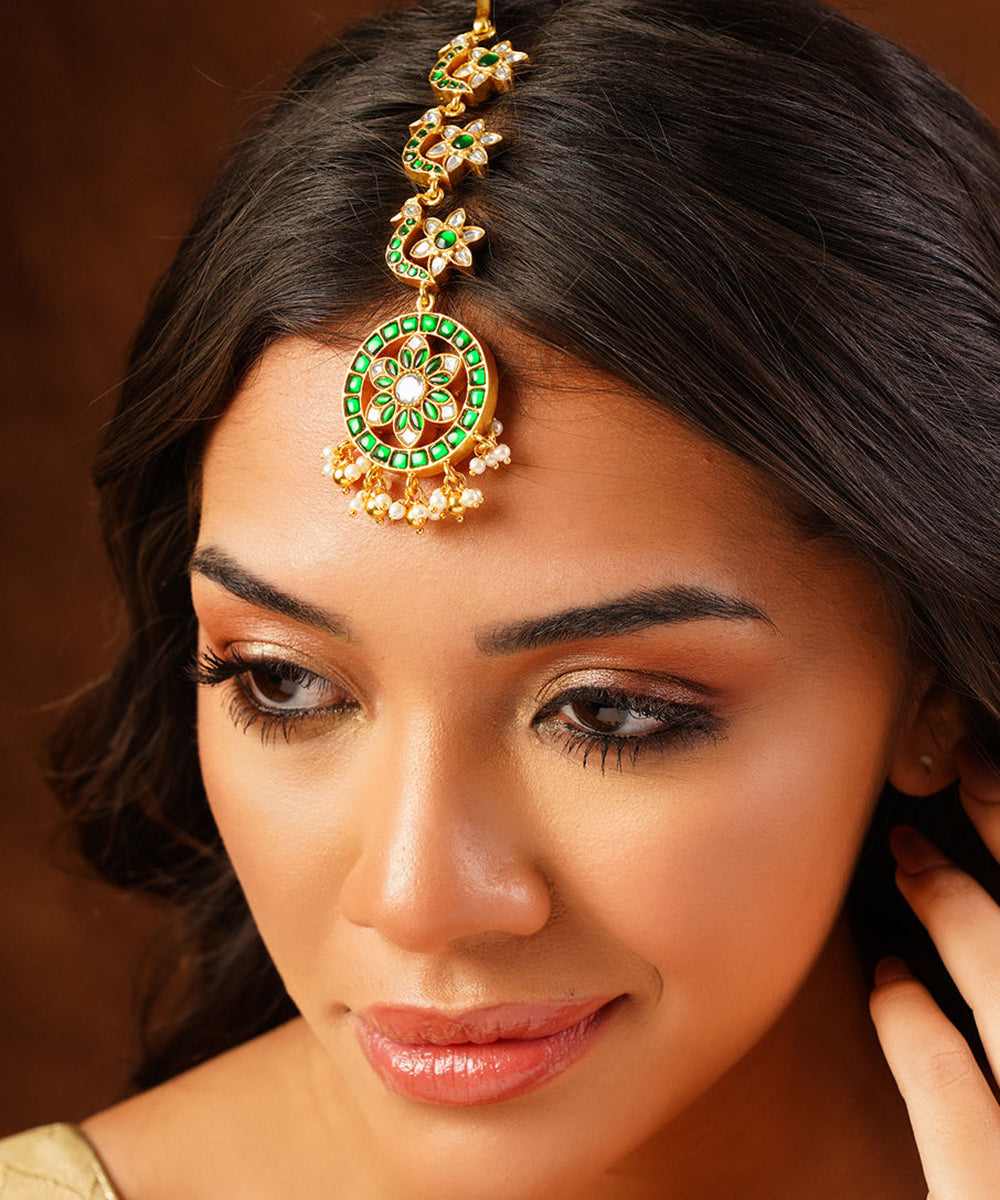 Anagh_Handcrafted_Pure_Silver_Maangtika_With_Kundan_WeaverStory_01