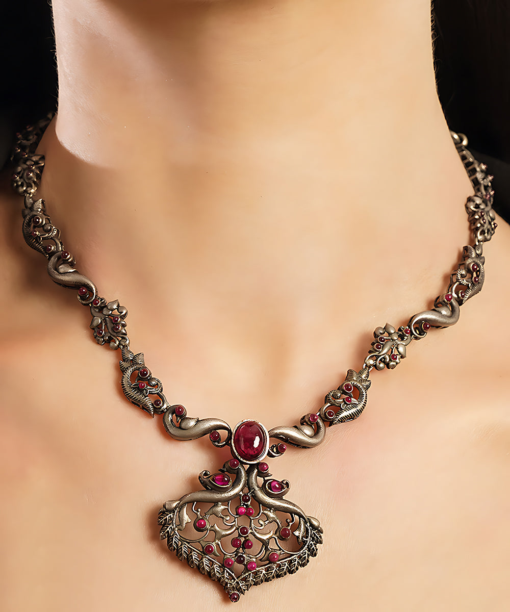 Latifa_Handcrafted_Pure_Silver_Necklace_With_Kempstone_WeaverStory_03