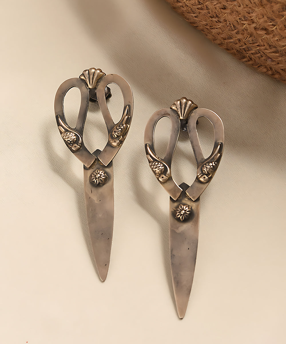 Ashmi_Handcrafted_Pure_Silver_Earrings_WeaverStory_01