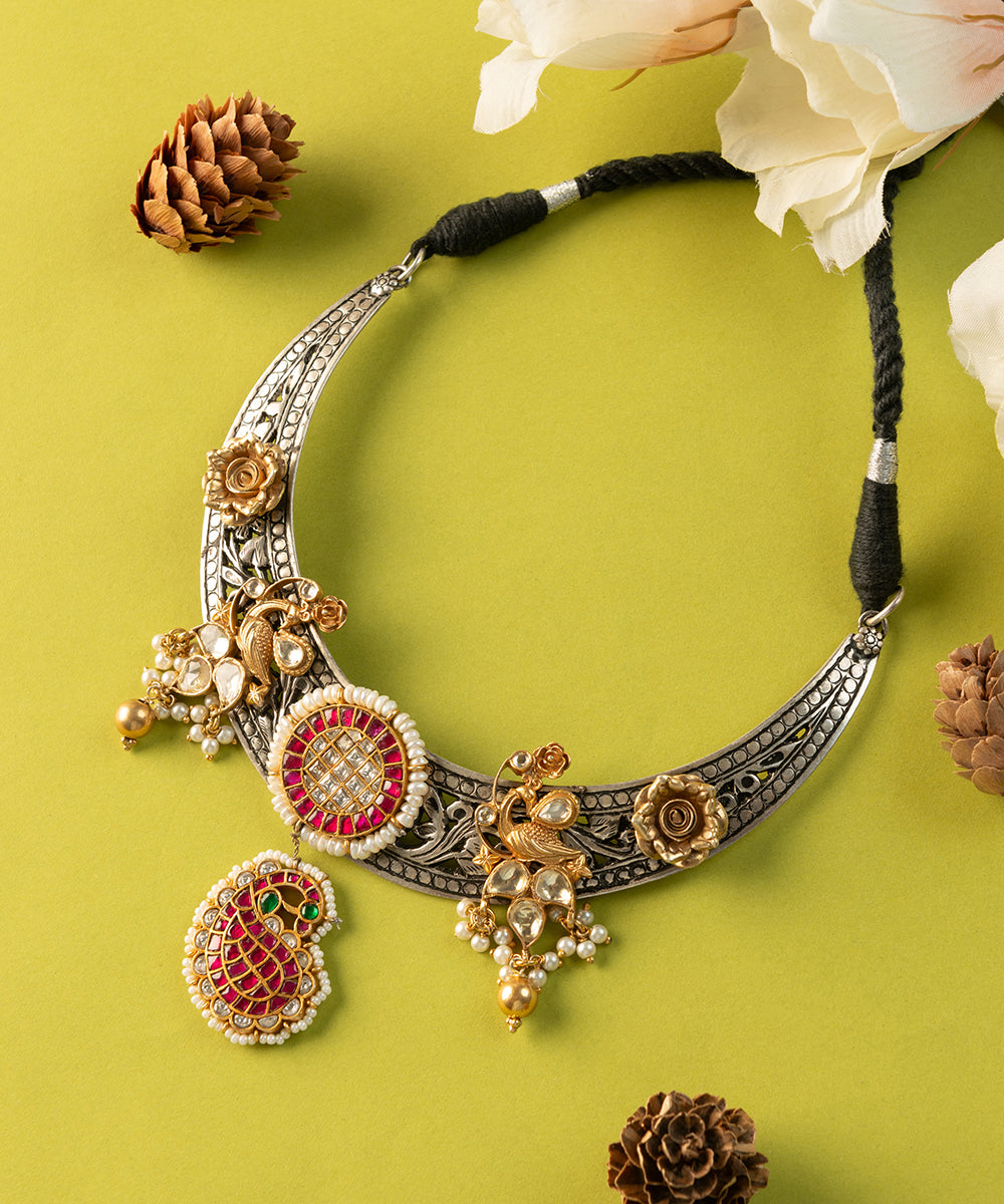 Efe_Handcrafted_Oxidised_Pure_Silver_Necklace_With_Kundan_And_Pearls_WeaverStory_01