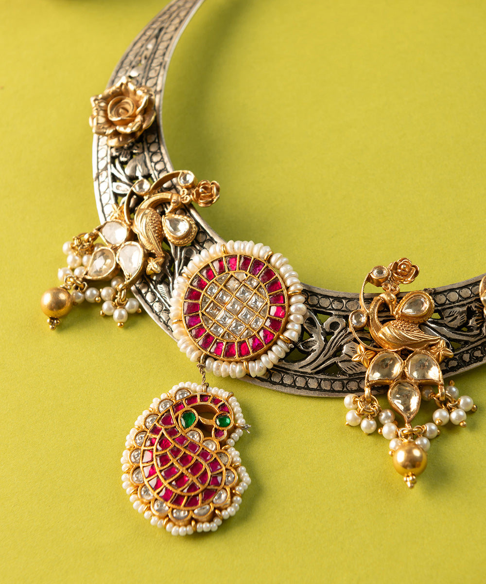 Efe_Handcrafted_Oxidised_Pure_Silver_Necklace_With_Kundan_And_Pearls_WeaverStory_02