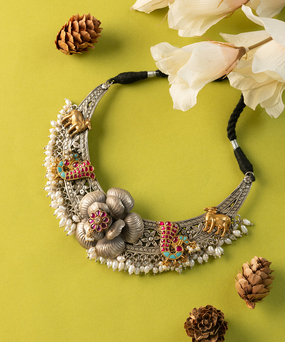 Omari_Handcrafted_Oxidised_Pure_Silver_Necklace_With_Kundan_And_Pearls_WeaverStory_01