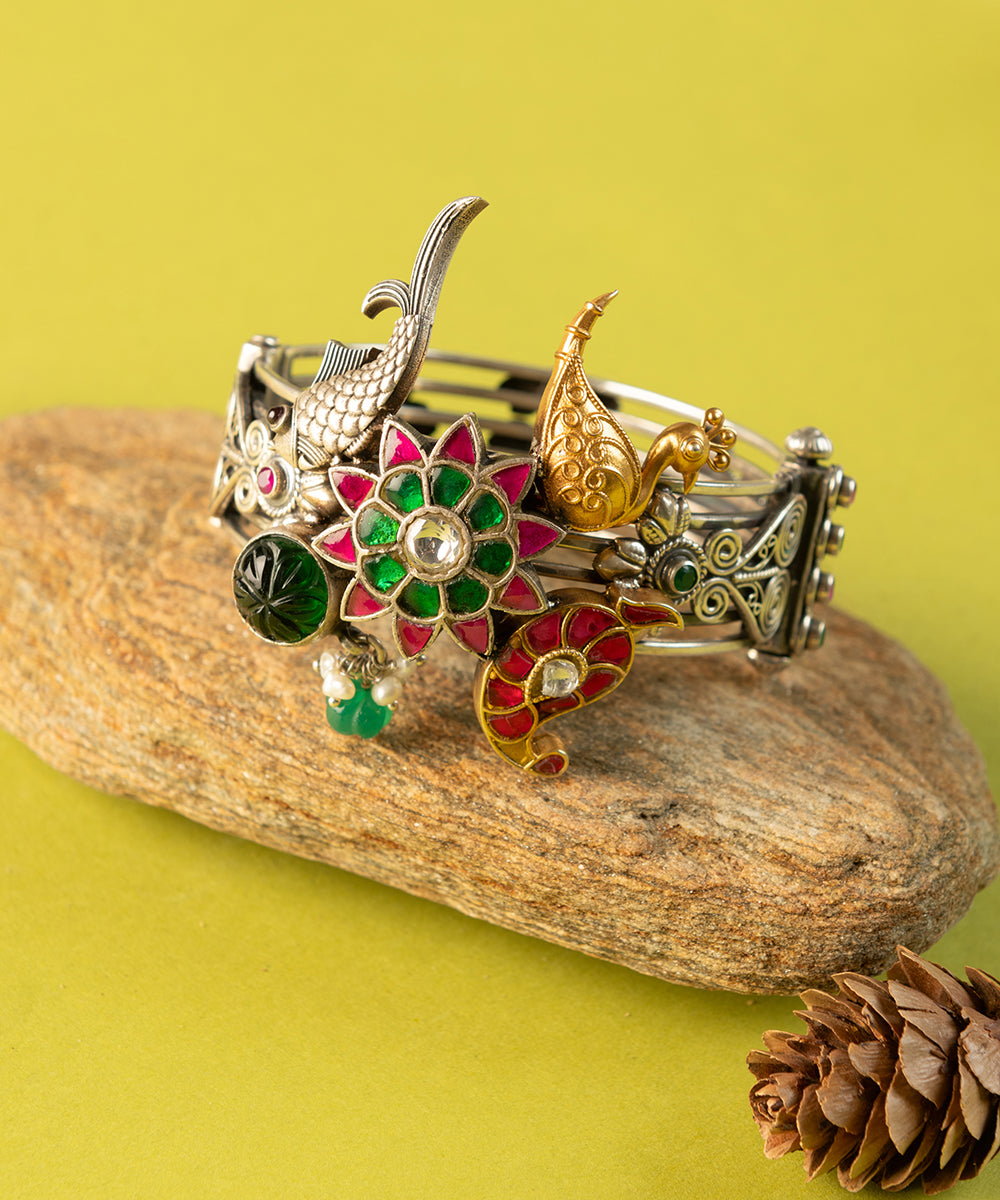 Satya_Handcrafted_Oxidised_Pure_Silver_Multicolor_Bangles_With_Kundan_WeaverStory_02