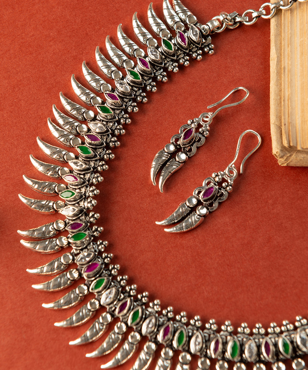 Tiyaash_Handcrafted_Oxidised_Pure_Silver_Ruby_Necklace_Set_With_Onyx_And_Pearls_WeaverStory_02