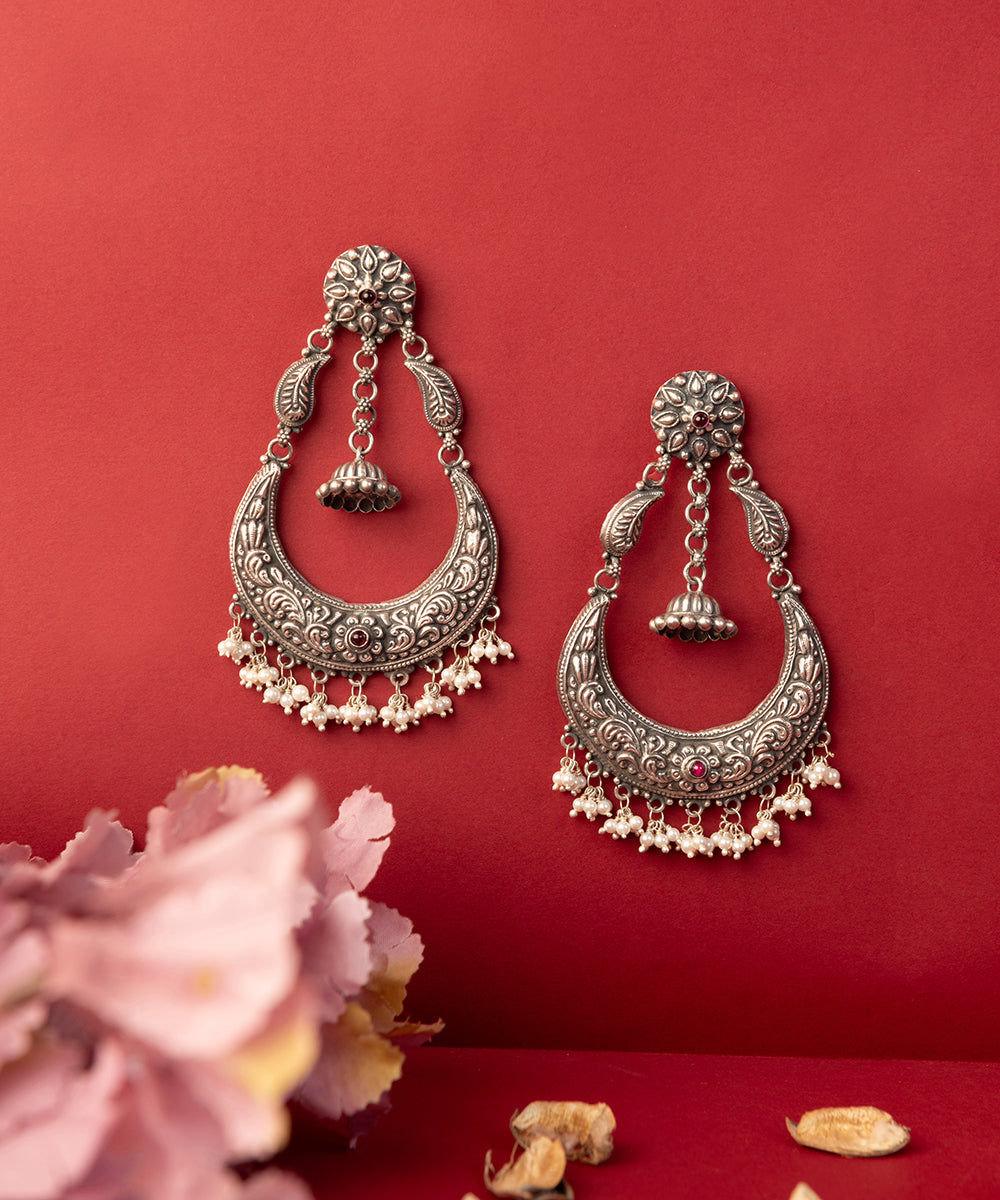 Gaurita_Handcrafted_Oxidised_Pure_Silver_Earrings_With_Kempstones_And_Pearls_WeaverStory_01