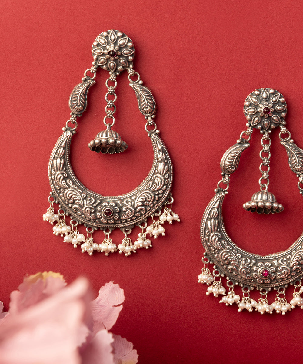 Gaurita_Handcrafted_Oxidised_Pure_Silver_Earrings_With_Kempstones_And_Pearls_WeaverStory_02