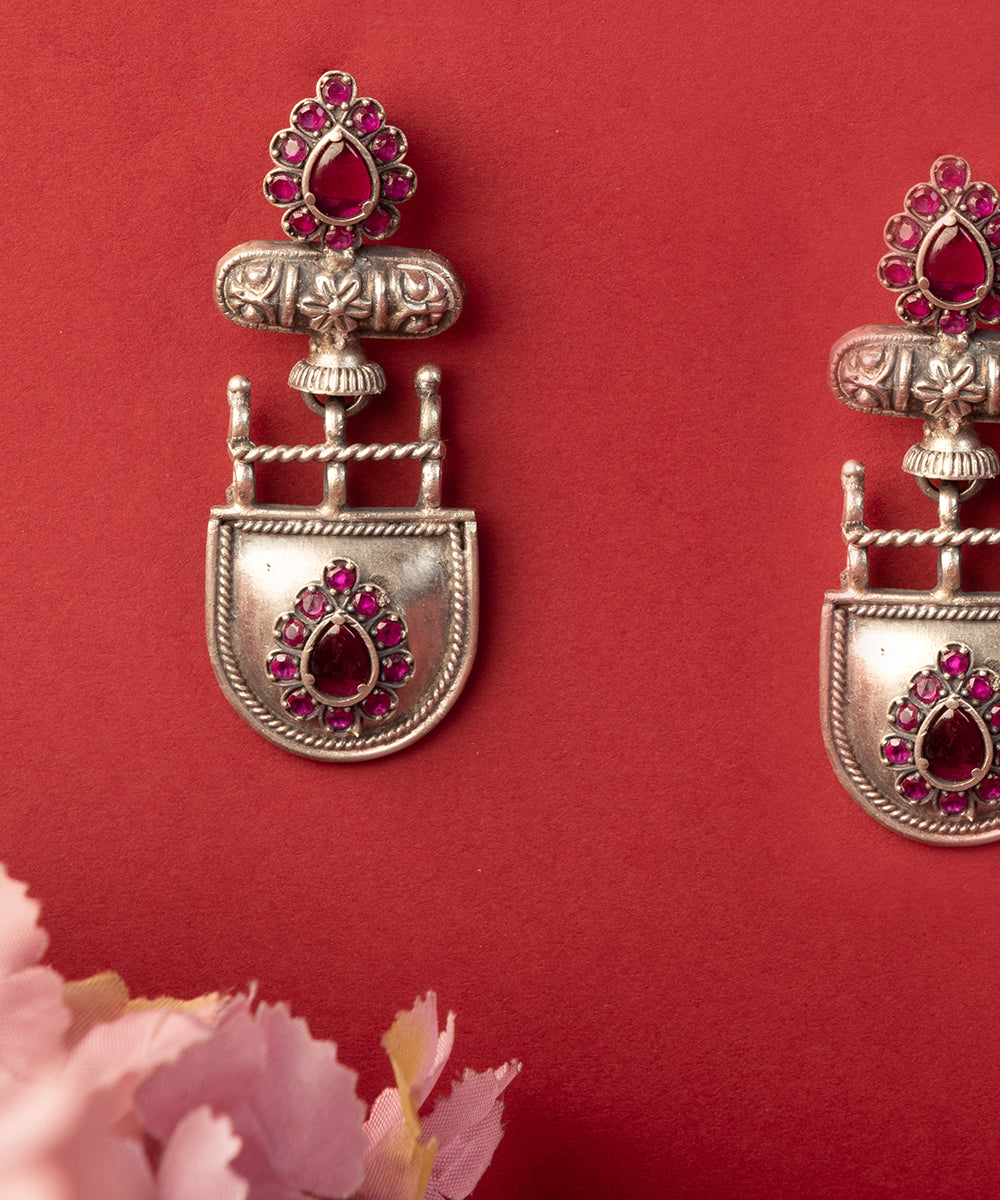 Sulata_Handcrafted_Oxidised_Pure_Silver_Earrings_With_Kempstones_WeaverStory_02