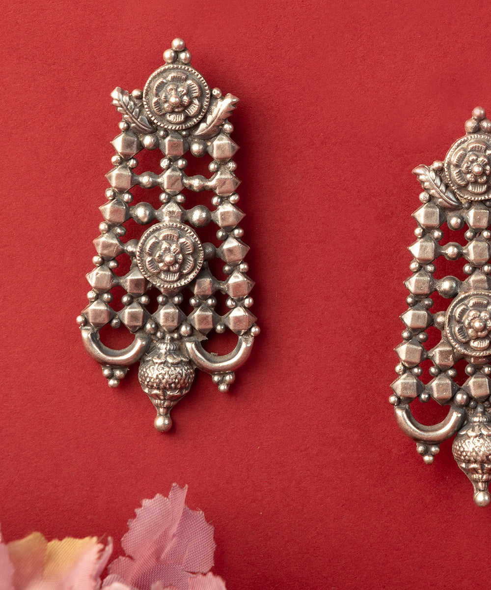 Omio_Handcrafted_Oxidised_Pure_Silver_Earrings_WeaverStory_02