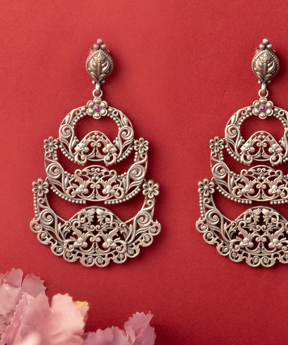 Piyasi_Handcrafted_Oxidised_Pure_Silver_Earrings_WeaverStory_02