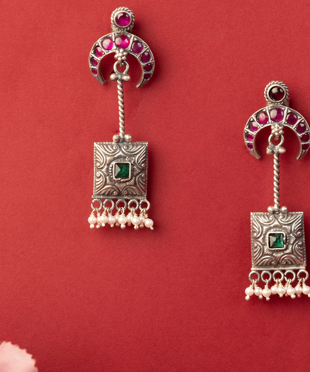 Aaoka_Handcrafted_Oxidised_Pure_Silver_Earrings_With_Kemstones_And_Pearls_WeaverStory_02