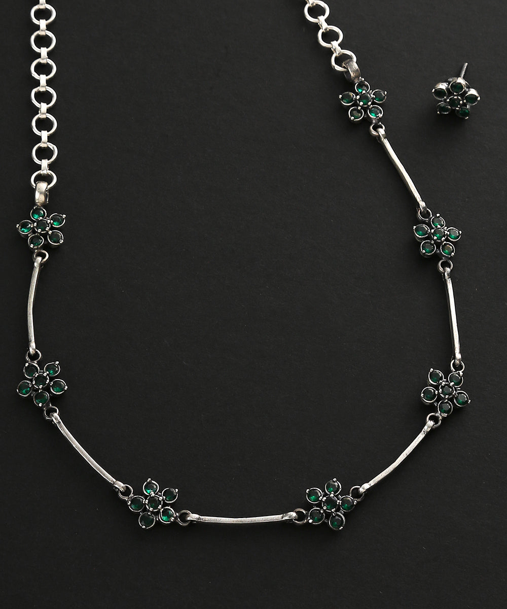 Aiza_Handcrafted_Oxidised_Necklace_Set_In_Pure_Silver_WeaverStory_03